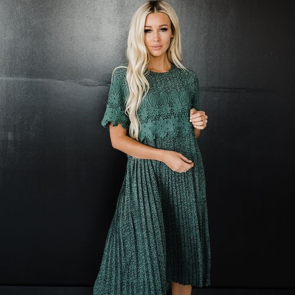 WEDDING GUEST STYLE MYSTERY BOX 5 PIECES - Picture 15 of 17